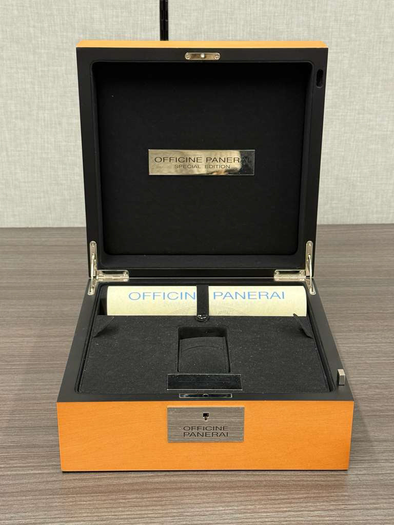 Panerai Radiomir S.L.C. 3 Days Black Dial 47mm Manual-Wind Men's Watch PAM00449